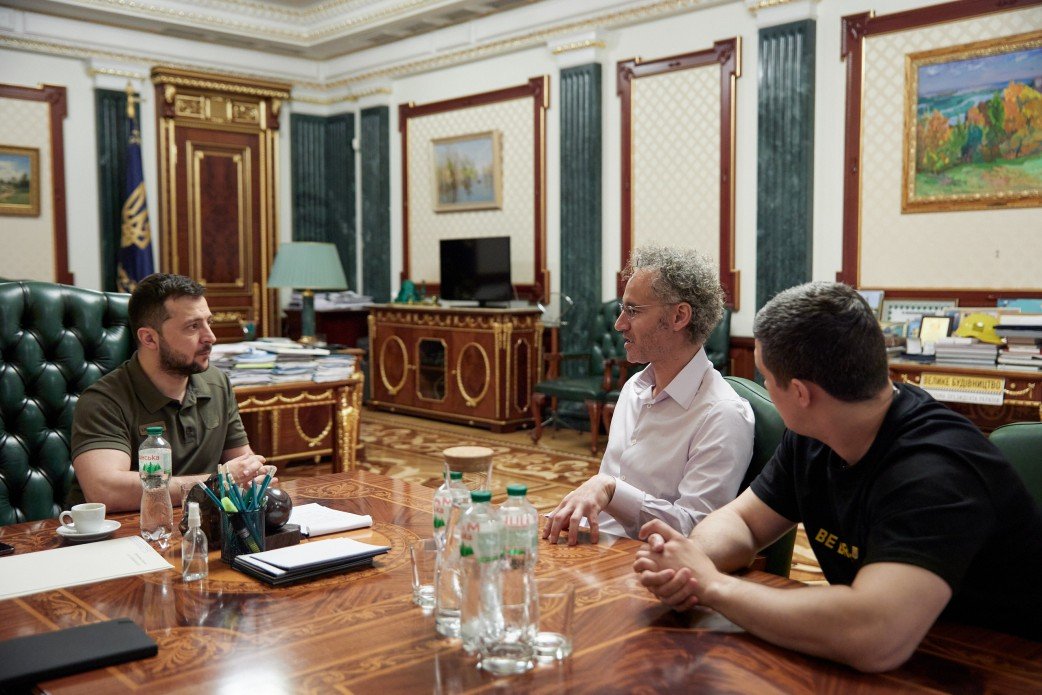 Zelenskyy Discusses New Warfare Technologies with Palantir 