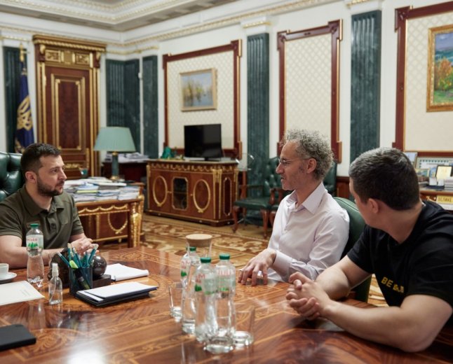 Zelenskyy Discusses New Warfare Technologies with Palantir 