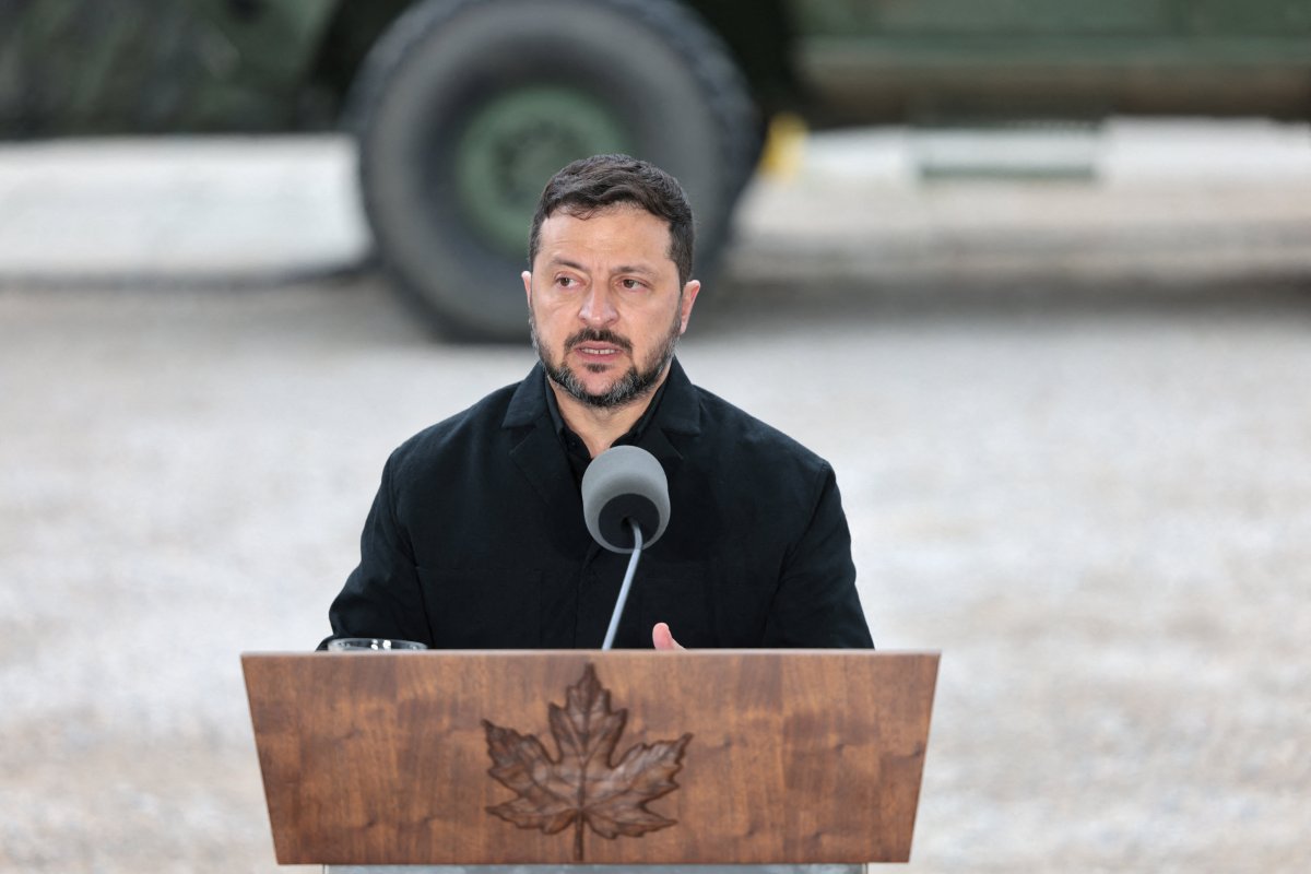 Zelenskyy Accuses China of Political Alignment with Russia, Warns of North Korean Risks in East