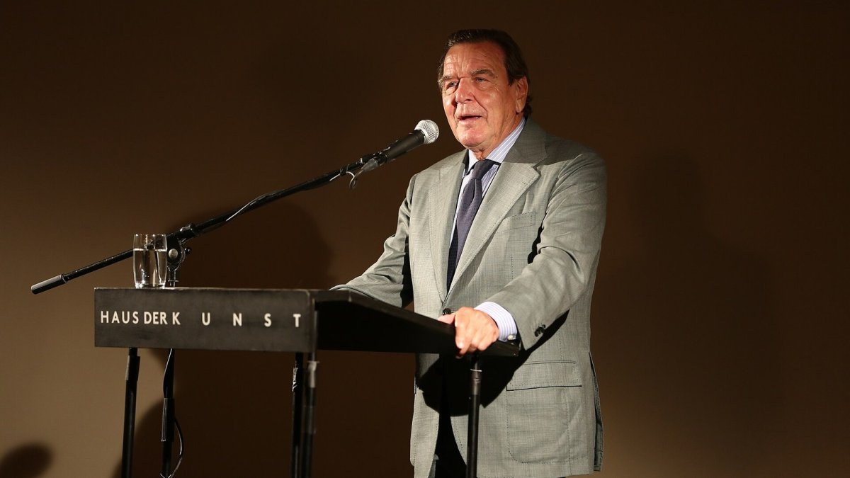 Schröder's birthday visit to Putin draws cross-party fire in Germany