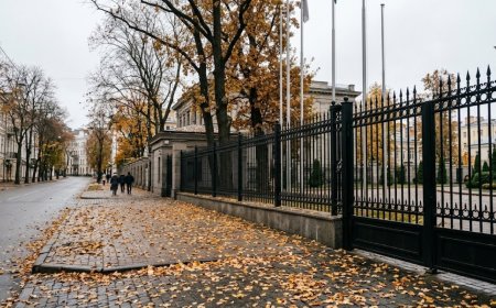 Moscow tells diplomats to leave Kyiv again; Ukraine says no embassy has signaled a move